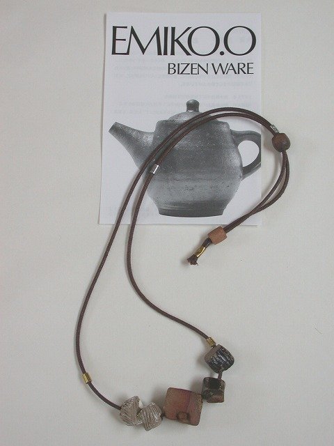  ��F �b���q