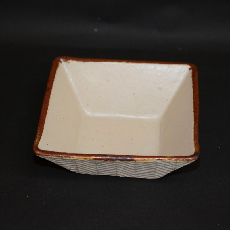 笠間焼　森永篤史。ヘリンボーン角鉢