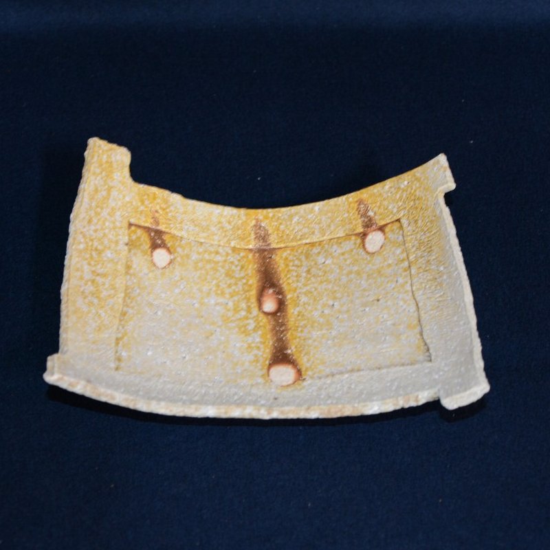 笠間焼人気作家・尾崎高行さんの焼き締め角皿