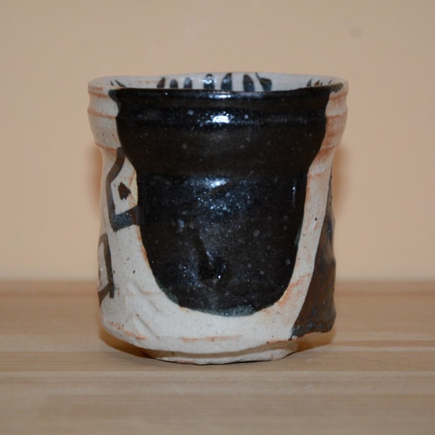 黒織部幾何学文湯飲み