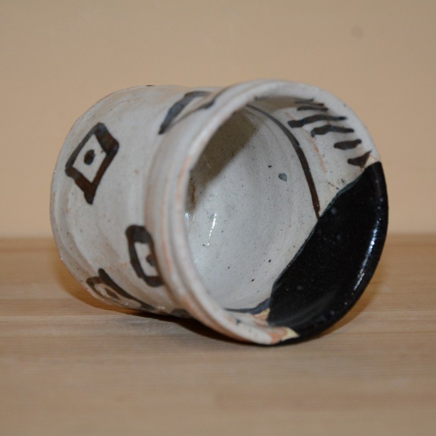 黒織部幾何学文湯飲み