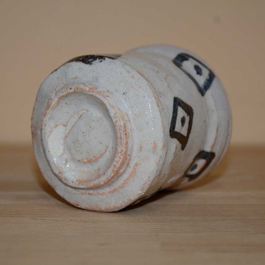 黒織部幾何学文湯飲み