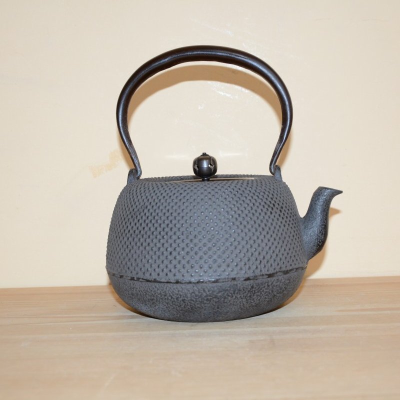 姥口霰鉄瓶　 古作