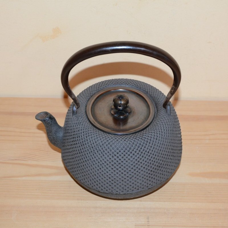 姥口霰鉄瓶　 古作