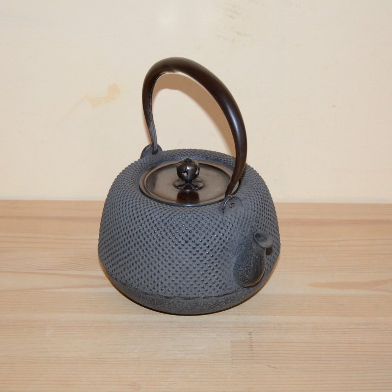姥口霰鉄瓶　 古作