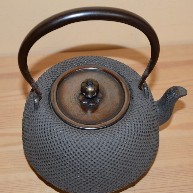 姥口霰鉄瓶　 古作